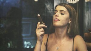 Πούρα, γκλαμουριά και… καλάσνικοφ: Το στέλεχος της αλβανικής ΕΥΠ, «εγκέφαλος» σπείρας ναρκωτικών