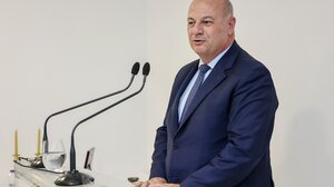 Μα εγκαίνια σε ενοικιαζόμενο κτήριο;