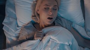 Η νυχτερινή συνήθεια που μπορεί να καταστρέψει τα δόντια σας