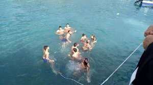 Πολλοί οι βουτηχτές στο Καστρί!