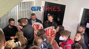 ΑΠΘ: Υπό «πολιορκία» η Πρυτανεία ενάντια στην e-ψηφοφορία