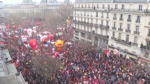 Γαλλία: Χιλιάδες άνθρωποι διαδήλωσαν στο Παρίσι κατά της μεταρρύθμισης του συνταξιοδοτικού