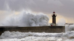 Έρχεται ισχυρή κακοκαιρία με καταιγίδες και χιόνια σε χαμηλά υψόμετρα