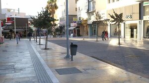 "Μόνο πεζοί, όχι οχήματα στους πεζόδρομους" λένε οι κάτοικοι του Ηρακλείου