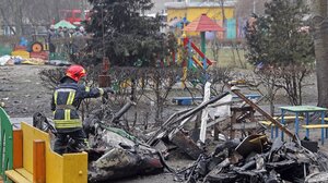 Ουκρανία: Τέσσερα παιδιά στα θύματα της συντριβής του ελικοπτέρου