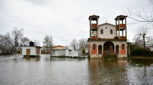 Λάρισα: Προβλήματα από την έντονη βροχόπτωση 