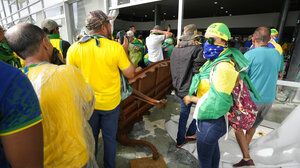 ΗΠΑ, ΕΕ και Λατινοαμερικανοί πρόεδροι καταδικάζουν την εισβολή των οπαδών του Μπολσονάρου στο Κογκρέσο