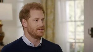 Ο πρίγκιπας Χάρι αποκαλύπτει τα τελευταία του λόγια στη βασίλισσα Ελισάβετ - Τι της ψιθύρισε όταν πέθανε