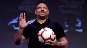 Ρονάλντο: Ντύνεται γαμπρός για τέταρτη φορά με μοντέλο από τη Βραζιλία