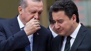 Ερντογάν – Μπαμπατζάν: Άγρια κόντρα στον «δρόμο» προς τις εκλογές – Οι πάνες, τα μπισκότα και τα σουτζούκια