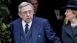 Η κυβέρνηση αποφασίζει για την ταφή του τέως βασιλιά Κωνσταντίνου