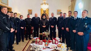 Κοπή πίτας στην Τροχαία Αγ. Νικολάου, με τις ευλογίες της Μητρόπολης