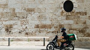 Παύση εργασιών στα delivery και στην Κρήτη από τις 12 το μεσημέρι έως τις 5 το απόγευμα