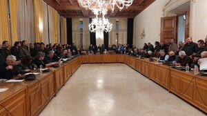 Τέμπη: Αναβολή της συνεδρίασης του Δ.Σ. Ηρακλείου - Τα συλλυπητήρια Λαμπρινού 