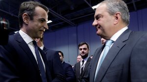 Το τηλέφωνο Μητσοτάκη σε Καραμανλή και ο διάλογός τους