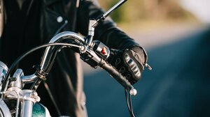 Στη ΜΕΘ του Νοσοκομείου Αγίου Νικολάου 16χρονος μαθητής μετά από τροχαίο