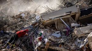 Σεισμός στην Τουρκία: Οι αρχές απομακρύνουν τα χαλάσματα καθώς ολοκληρώνονται οι προσπάθειες διάσωσης