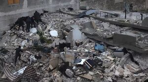 Σεισμός στην Τουρκία: Εγκλωβισμένη γυναίκα στα συντρίμμια τραβά βίντεο!