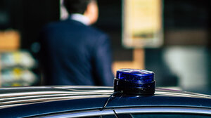 Μία δίκη για βιασμό νεαρής δασκάλας έφερε άγρια κόντρα των δικηγόρων 