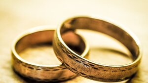 Ουκρανία: Γνωρίστηκαν μετά την έναρξη της ρωσικής εισβολής και αντάλλαξαν όρκους αιώνιας πίστης ανήμερα του Αγίου Βαλεντίνου 