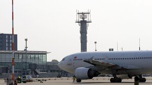 Και οι ελεγκτές εναέριας κυκλοφορίας στην απεργία της ΑΔΕΔΥ