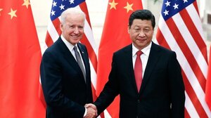 Λευκός Οίκος: Ο Μπάιντεν επιθυμεί να μιλήσει με τον Σι «την κατάλληλη στιγμή»