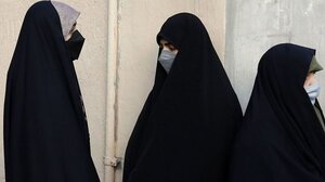 Ιράν: Στο «σκοτάδι» οι έρευνες για το κύμα δηλητηριάσεων μαθητριών