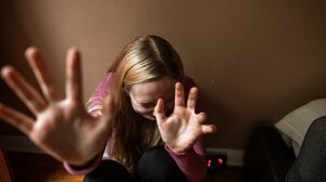 Νέα υπόθεση σεξουαλικής παρενόχλησης τριών ανήλικων κοριτσιών από συγγενή τους