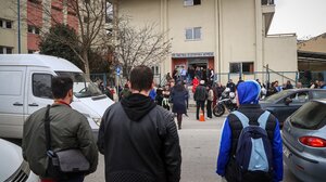 Σύγκρουση τρένων στη Λάρισα: «Μας φέρνουν συνέχεια παιδιά, είναι τρομακτικό» - Συγκλονίζει ο διευθυντής ορθοπεδικής 