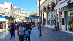 Για 3η μέρα συνεχίζεται η κατάληψη στη Βασιλική του Αγίου Μάρκου