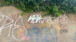 «Μια μουτζούρα» 