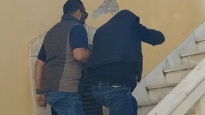 Προφυλάκιση του 46χρονου που χτύπησε διανομέα με το αυτοκίνητο