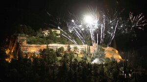  Ανάσταση στη Λαμία με εντυπωσιακά πυροτεχνήματα