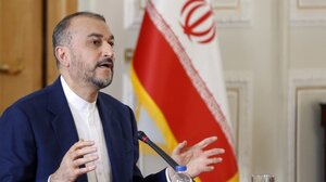 Σπάνια συνάντηση στο Πεκίνο των ΥΠΕΞ του Ιράν και της Σαουδικής Αραβίας 