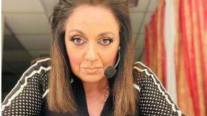 Έξαλλος ιερέας μηνύει την Σοφία Μουτίδου για την «Παναγία Αχαΐρευτη της Μυκόνου»