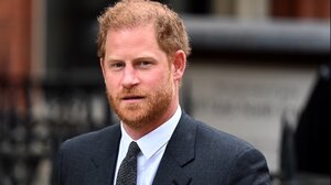 Πρίγκιπας Χάρι: Επιστρέφει στην Βρετανία για να συναντηθεί με τον πατέρα του