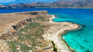 Χανιά: Ρύπανση στη θάλασσα και έντονη οσμή πετρελαίου στην Γραμβούσα