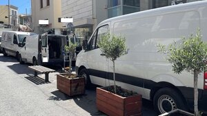 Ξανά στο επίκεντρο η τροφοδοσία των καταστημάτων στους πεζόδρομους του κέντρου