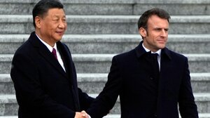 Ο Μακρόν υπολογίζει στον Σι Τζινπίνγκ «για να επαναφέρει την Ρωσία στην λογική»