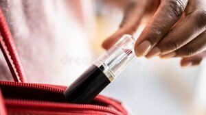 Ανήλικες έκλεψαν καλλυντικά ... "ταρακουνήθηκαν" από τις συνέπειες!