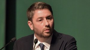 Μένει και… περιοδεύει στο Ηράκλειο ο Ανδρουλάκης!