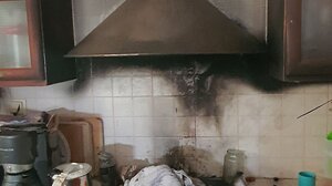 Προσπάθησε να σβήσει τη φωτιά στην κουζίνα και υπέστη εγκαύματα στα χέρια