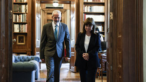 Υπηρεσιακή κυβέρνηση: Τα επικρατέστερα ονόματα για τα υπουργεία «κλειδιά»