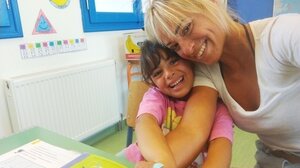 Κ. Βανταράκη: Έχει την κόρη της μοναδική μαθήτρια στο δημοτικό όπου διδάσκει!