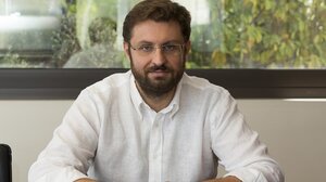 Ζαχαριάδης αντί Πολάκη στη συνεδρίαση της διευρυμένης Νομαρχιακής του ΣΥΡΙΖΑ