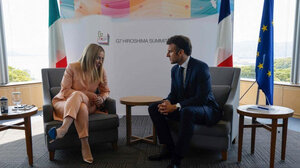 "Έσπασε ο πάγος" ανάμεσα στον Μακρόν και τη Μελόνι