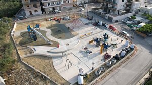 Στη νέα παιδική χαρά των Μεσαμπελιών ο Δήμαρχος Ηρακλείου