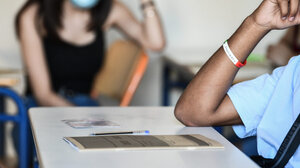 Πυρετώδεις οι προετοιμασίες για τις Πανελλαδικές εξετάσεις