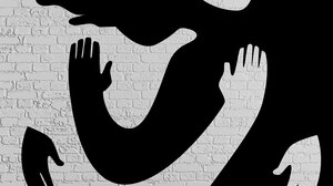 “Άκουσέ με…”