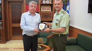 Στον Περιφερειάρχη ο Διευθυντής Πεζικού ΓΕΣ